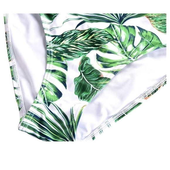 NEW Hilor V-Neck Ruffled Monokini Swimsuit - Picture 6 of 16